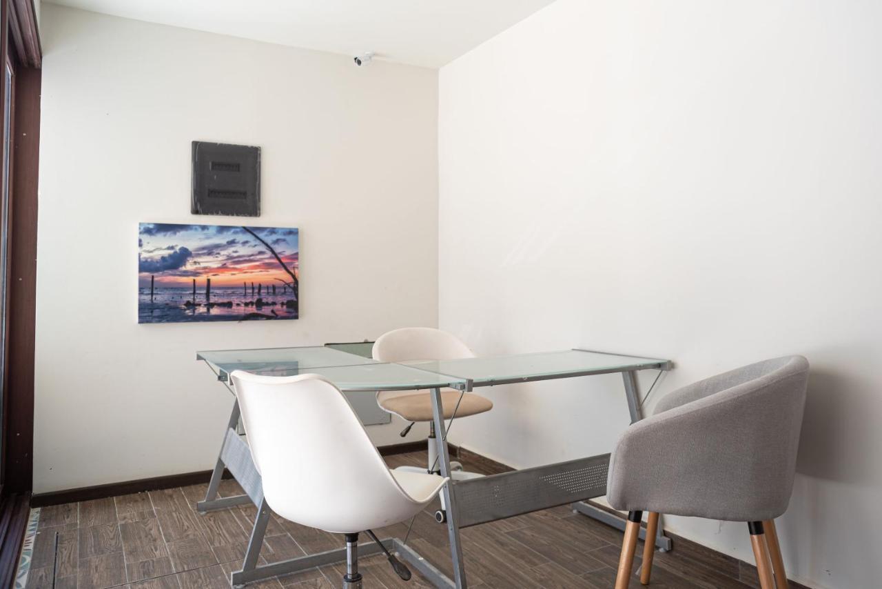 Hotel Mayari Holbox ภายนอก รูปภาพ A meeting room at the headquarters of the company