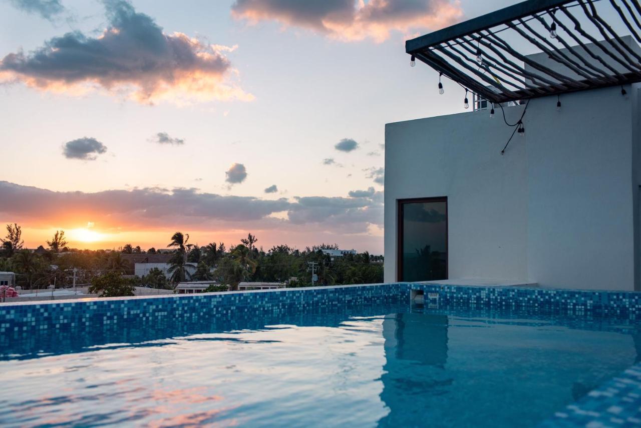 Hotel Mayari Holbox ภายนอก รูปภาพ Rooftop pool at the Hotel Habitas Tulum