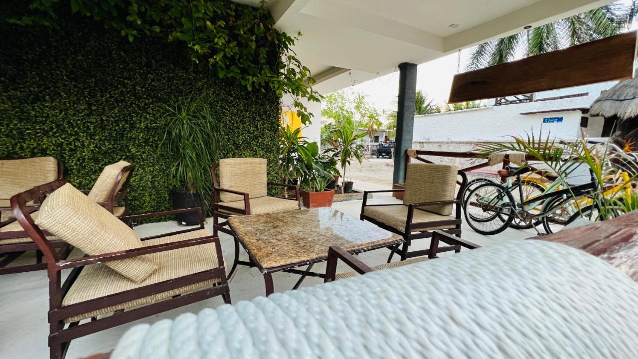 Hotel Mayari Holbox ภายนอก รูปภาพ A 3D model of a patio